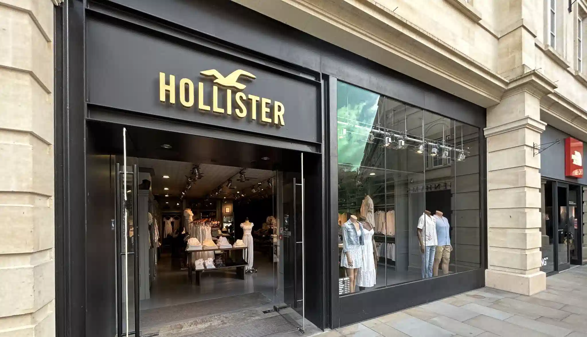 Banner 1 - Hollister Myym&auml;l&auml; Suomi