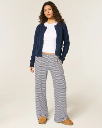 Always Cozy -leveälahkeiset housut