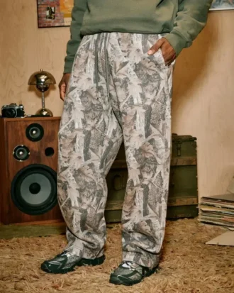Baggy-malliset verkkarihousut Baggy-malliset verkkarihousut