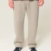 Baggy-malliset verkkarihousut Baggy-malliset verkkarihousut