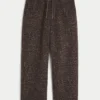 Baggy-malliset verkkarihousut Baggy-malliset verkkarihousut