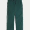 Baggy-malliset verryttelyhousut Baggy-malliset verryttelyhousut