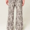 Bootcut-malliset verkkarihousut Bootcut-malliset verkkarihousut
