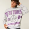 Boxy New York University Violets -graafinen collegepaita Boxy New York University Violets -graafinen collegepaita