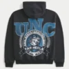 Boxy University of North Carolina Tar Heels -grafiikkahuppari Boxy University of North Carolina Tar Heels -grafiikkahuppari