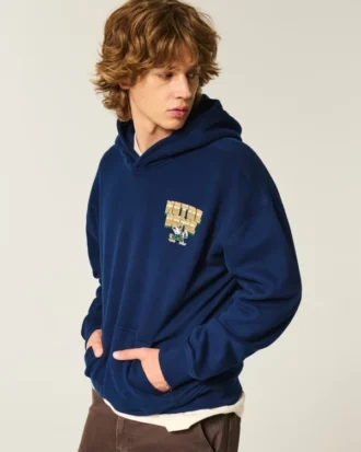 Boxy University of Notre Dame Fighting Irish -grafiikkahuppari Boxy University of Notre Dame Fighting Irish -grafiikkahuppari