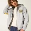 Boxy Zip-Up University of Michigan Wolverines -grafiikkahuppari Boxy Zip-Up University of Michigan Wolverines -grafiikkahuppari