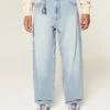 Brodeeratut vaaleat skater-baggy-farkut Brodeeratut vaaleat skater-baggy-farkut