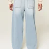 Brodeeratut vaaleat skater-baggy-farkut Brodeeratut vaaleat skater-baggy-farkut