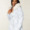 Faux Fur Trim Zip-Up Camo Hoodie Faux Fur Trim Zip-Up Camo Hoodie
