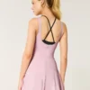 Gilly Hicks Active Boost -kerrostettu mekko Gilly Hicks Active Boost -kerrostettu mekko