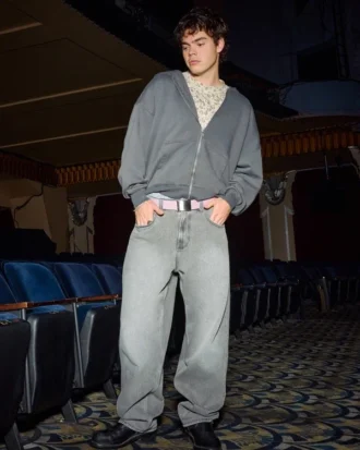 Harmaat skater-baggy-farkut