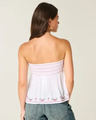 Helppo olkaimeton brodeerattu babydoll-toppi