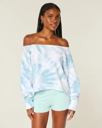 Helppo tie-dye-värjätty kaksinkertainen olkapäät paljastava collegepaita Helppo tie-dye-värjätty kaksinkertainen olkapäät paljastava collegepaita