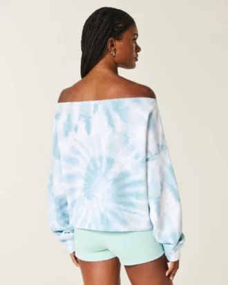 Helppo tie-dye-värjätty kaksinkertainen olkapäät paljastava collegepaita Helppo tie-dye-värjätty kaksinkertainen olkapäät paljastava collegepaita
