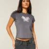 Helppo, vartaloa myötäilevä Butterfly Graphic Tee Helppo, vartaloa myötäilevä Butterfly Graphic Tee
