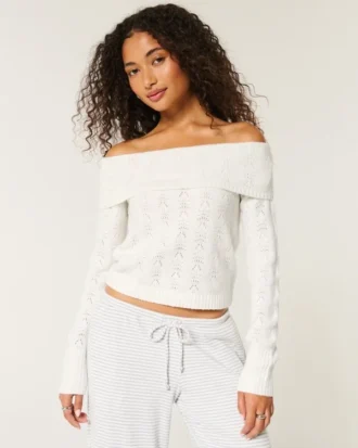 Hollister Comfy Cloud Stitchy Off-the-Shoulder -villapaita Hollister Comfy Cloud Stitchy Off-the-Shoulder -villapaita