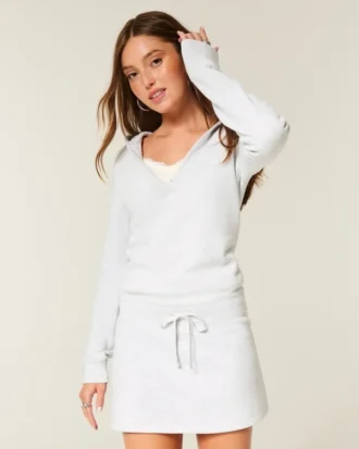 Huppuinen pitkähihainen fleece-mekko