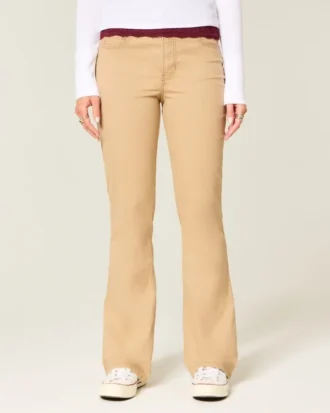 Keskikorkeat khakinväriset bootcut-farkut
