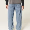 Keskipesty skater-malliset baggy-farkut Keskipesty skater-malliset baggy-farkut