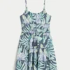 Kimaltava smock-minimekko Kimaltava smock-minimekko