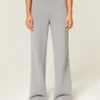Leveälahkeiset verkkarihousut Leveälahkeiset verkkarihousut