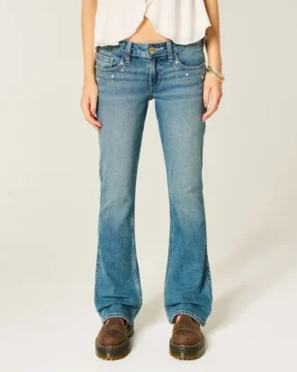 Matala vyötärö, keskipitkä pesu, nastoitettu bootcut-farkku