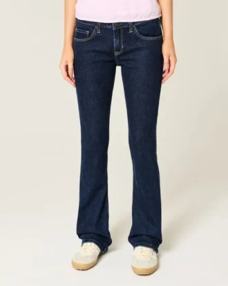 Matala vyötärö, tumma pesu, bootcut-malliset farkut