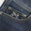 Matala vyötärö, tumma pesu, brodeeratut denim-shortit Matala vyötärö, tumma pesu, brodeeratut denim-shortit