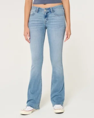 Matala vyötärö, vaalea pesu, bootcut-farkut