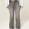 Matala vyötäröinen harmaa bootcut-farkku Matala vyötäröinen harmaa bootcut-farkku
