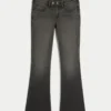 Matala vyötäröinen, pestyt mustat bootcut-farkut