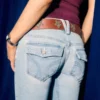Matala vyötäröinen vaalea bootcut-farkku Matala vyötäröinen vaalea bootcut-farkku