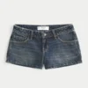 Matala vyötäröiset tummat denim-minishortsit Matala vyötäröiset tummat denim-minishortsit