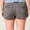 Matala vyötäröiset twill-shortsit Matala vyötäröiset twill-shortsit