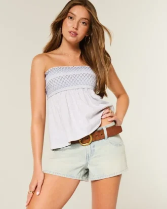 Matala vyötäröiset vaaleat denim-minishortsit