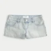 Matala vyötäröiset vaaleat denim-minishortsit Matala vyötäröiset vaaleat denim-minishortsit