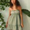 Olkaimeton brodeerattu babydoll-mekko Olkaimeton brodeerattu babydoll-mekko