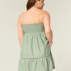 Olkaimeton brodeerattu babydoll-mekko Olkaimeton brodeerattu babydoll-mekko