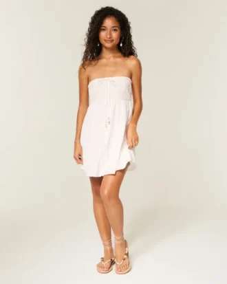 Olkaimeton virkattu babydoll-minimekko Olkaimeton virkattu babydoll-minimekko