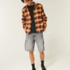 Pesty musta denim-baggy-maalarihousut Pesty musta denim-baggy-maalarihousut