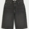 Pesty musta denim-polvihousu Pesty musta denim-polvihousu