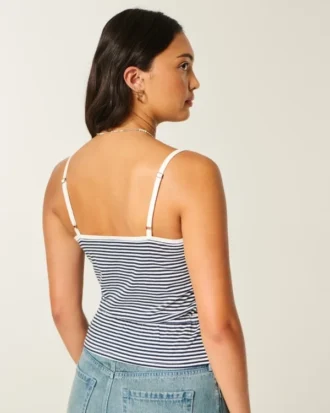 Pitsi-yksityiskohdat Peplum-toppi