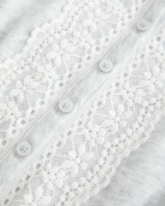 Pitsi-yksityiskohdat Peplum-toppi