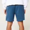Polven yläpuolelle ulottuvat fleece-ikonishortsit