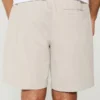 Polven yläpuolelle ulottuvat twill-shortsit Polven yläpuolelle ulottuvat twill-shortsit