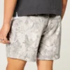 Reiden puoliväliin ulottuvat camo-kuvioiset löysät fleece-shortsit Reiden puoliväliin ulottuvat camo-kuvioiset löysät fleece-shortsit