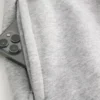Reiden puoliväliin ulottuvat löysät fleece-shortsit Reiden puoliväliin ulottuvat löysät fleece-shortsit