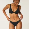 Ribbineulottu bikinien alaosa