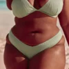 Ribbineulottu, korkea-reunainen Cheekiest-bikinien alaosa